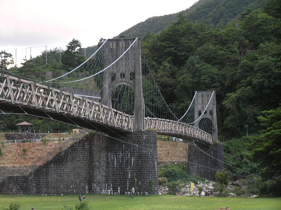 Momosuke-bashi suspension bridge in Nagiso