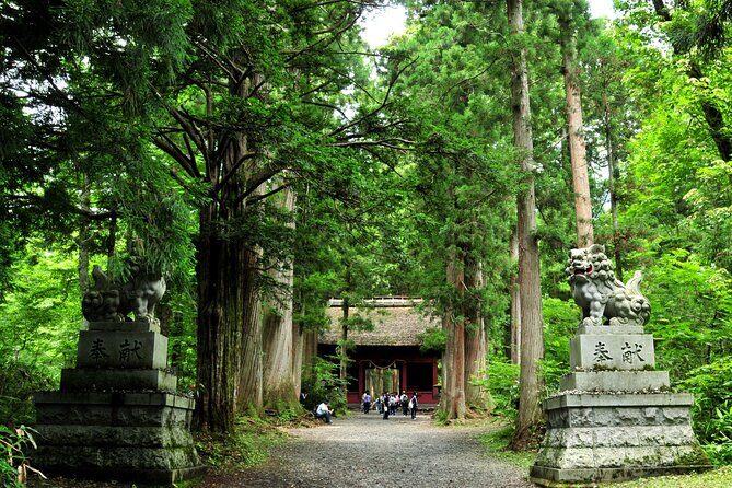 Nagano All Must-Sees 4hr Private Tour with Licensed Guide - Obuse for Hokusai, sake history, and Kurino Komichi’s chestnut-lane charm