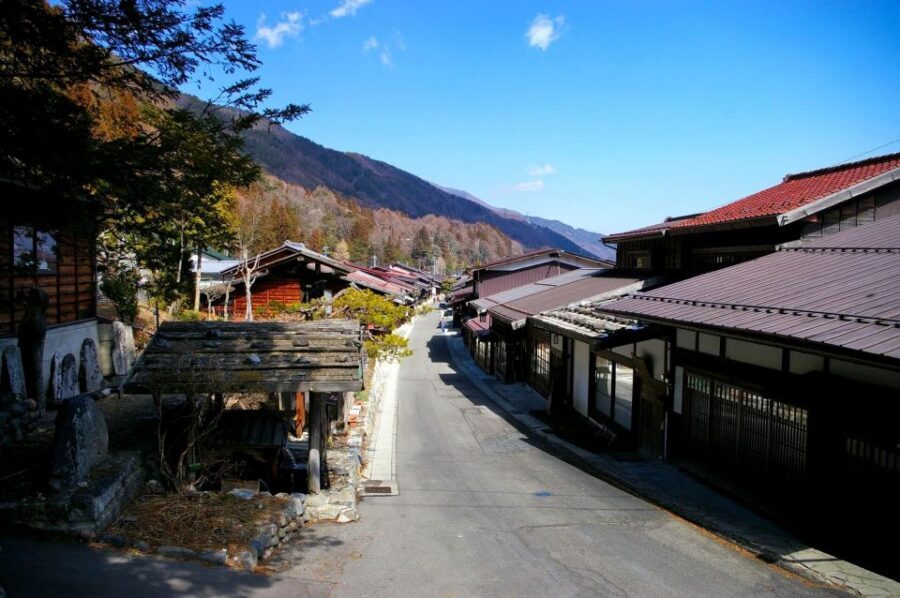 Nagano/Matsumoto: Matsumoto Castle and Narai-juku Day Trip - Slow-down time in the castle grounds