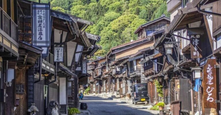 Nagano/Matsumoto: Matsumoto Castle and Narai-juku Day Trip - Frog Street (Nawate-doori): the silly warm-up that sets the tone