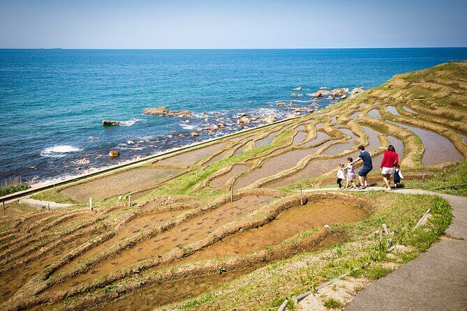 Noto peninsula 1 day/Photoshoot with professional photographer - Chirihama beach driveway: the rare road-trip photo moment