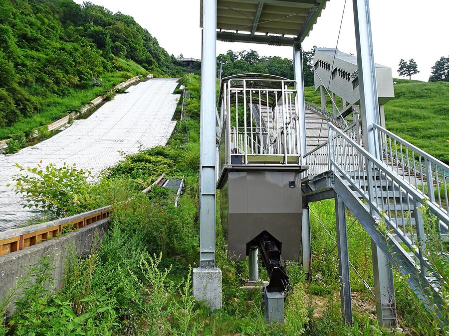 Nozawa Onsen Schanze slopecar inclined railway