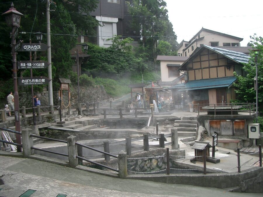 Asagama (Ogama) boiling spring, Nozawa Onsen