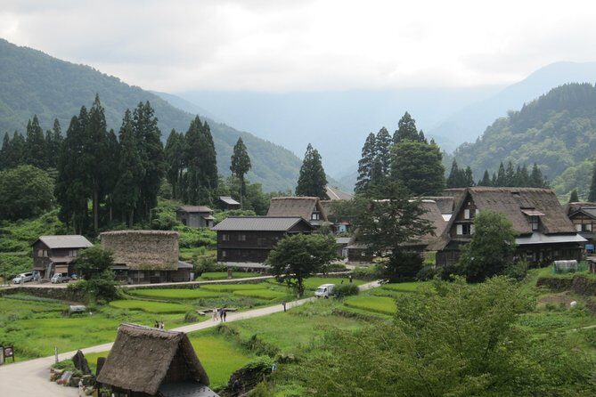 [One-day bus tour departing from Kanazawa Station] Shirakawa-go and Gokayama - Two World Heritage Villages Enjoyable Bus Tour - Gokayama Aikura: the second village that changes the mood