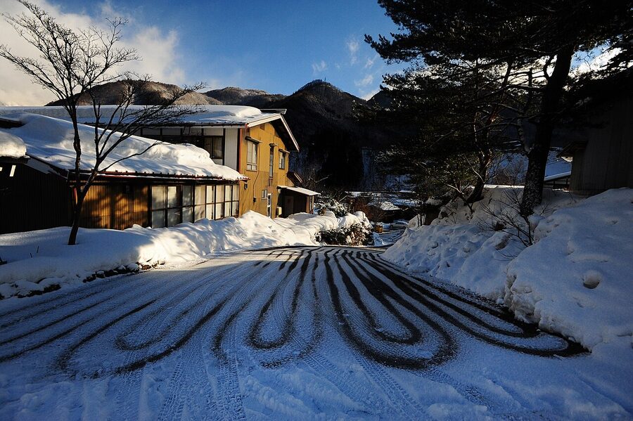Fukuji Onsen quiet ryokan village in Okuhida