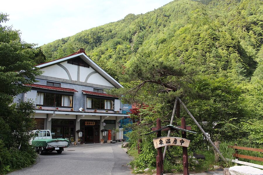 Nakabusa Onsen outdoor bath in the Hotaka foothills