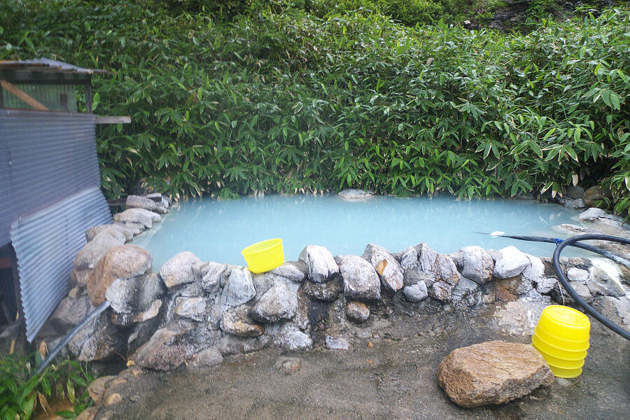 Takamagahara Onsen, the deepest wild bath in Japan