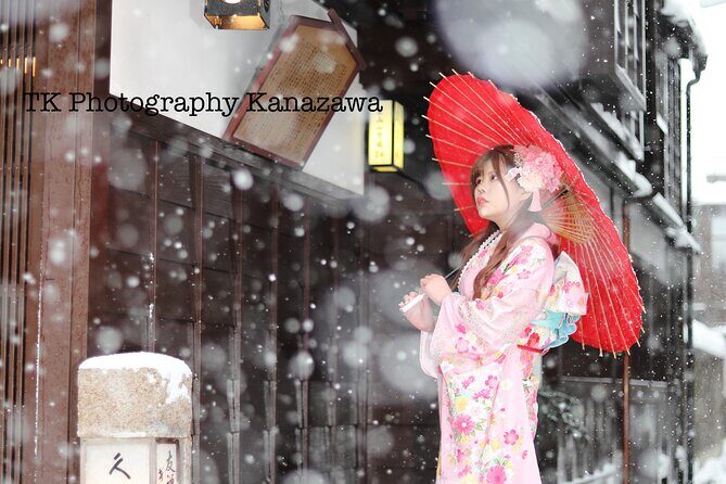 Photoshoot session by professional photographer in Kanazawa - Hotel pickup and the Kanazawa logistics you don’t want to think about