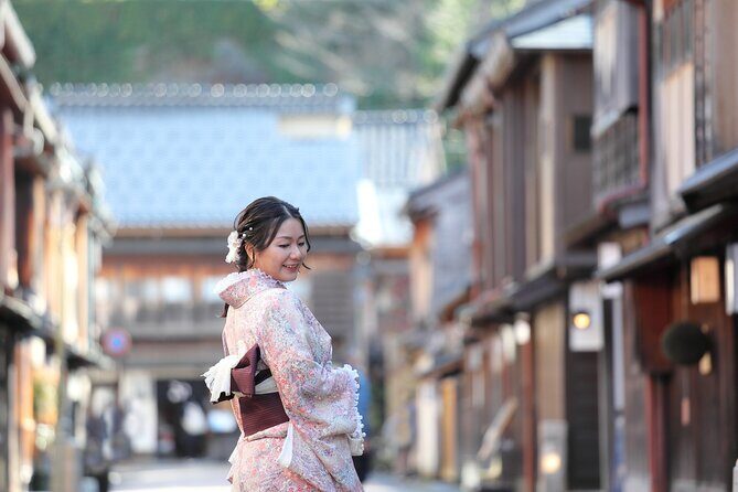 Photoshoot session by professional photographer in Kanazawa - Who this photoshoot fits best