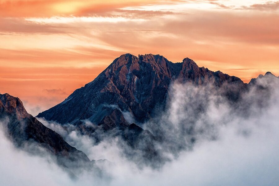 Mt Kita-Hotaka at sunset under cloud