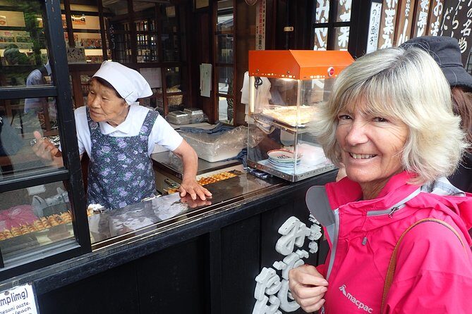 Private group Local Food Tour in Takayama - Your 2.5-hour route: Takayama Jinya to Bunrindo on foot