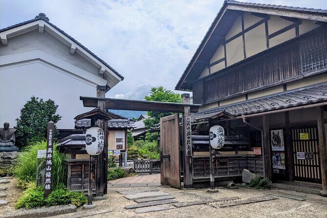 Private Snow Monkey Tour - Conveniently Resort Hop and Sightsee - Stop 4: Zenko-ji Temple and its special Buddhist connections