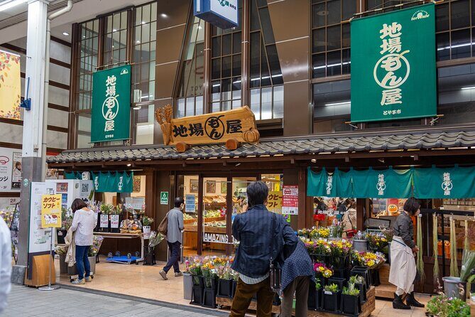 Small Group Sightseeing Tour Visit to Toyama with Lunch Included - Stop 6: Mebuki House onigiri workshop, miso soup lunch, and dessert