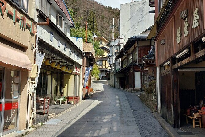 Snow Monkey Park, Soba Lunch and Shibu Onsen Tour - Enza Cafe & Ramen Enza: A Small Stop With Big Payoff