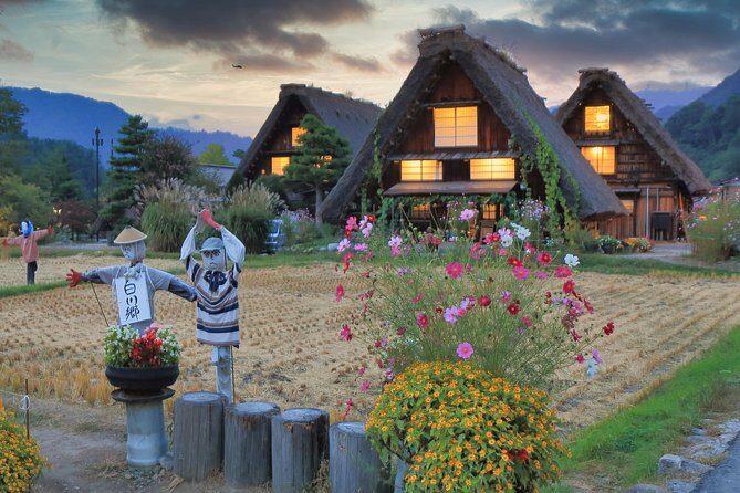 Takayama and Shirakawago/Photoshoot by professional photographer - How the photographer guidance turns into 30 edited keepsakes