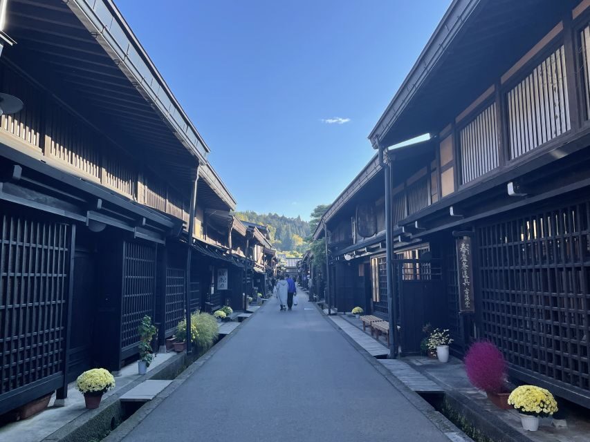 Takayama: Edo-Period Old Town Walking Tour - Key highlights to look for