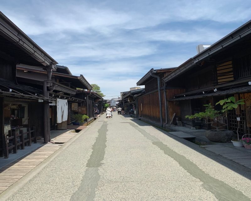 Takayama: Edo-Period Old Town Walking Tour - The 45-Minute Flow: Timing, Questions, and Rain Plans