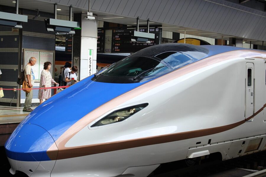 Hokuriku Shinkansen at Tokyo Station