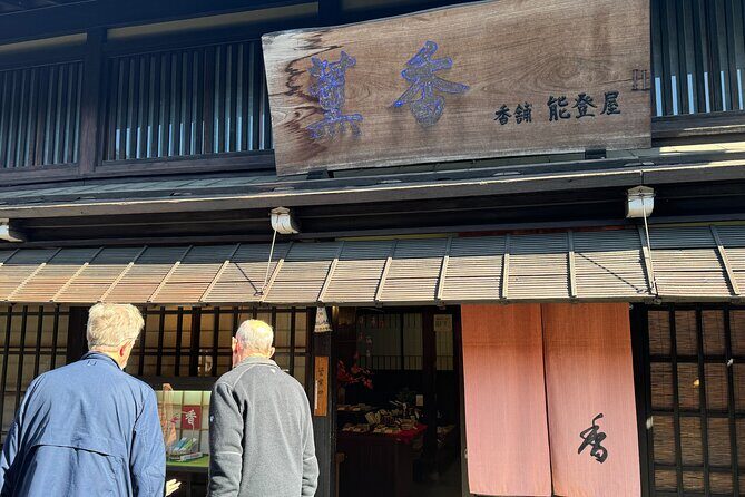 Takayama Jinya & Old Town Private Walking Tour - Who should book this tour