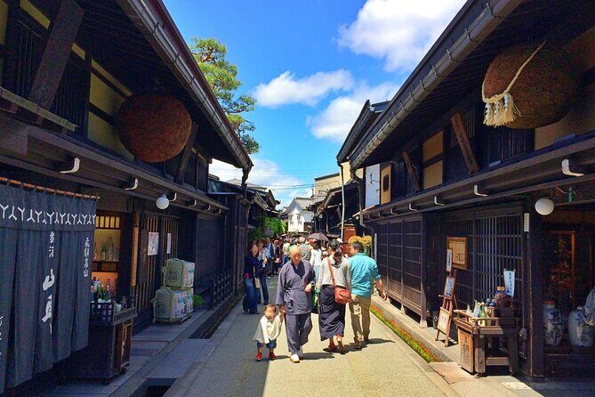 Takayama Local Cuisine, Food & Sake Cultural Tour with Government-Licensed Guide - Takayama’s food-and-sake day is built around morning energy