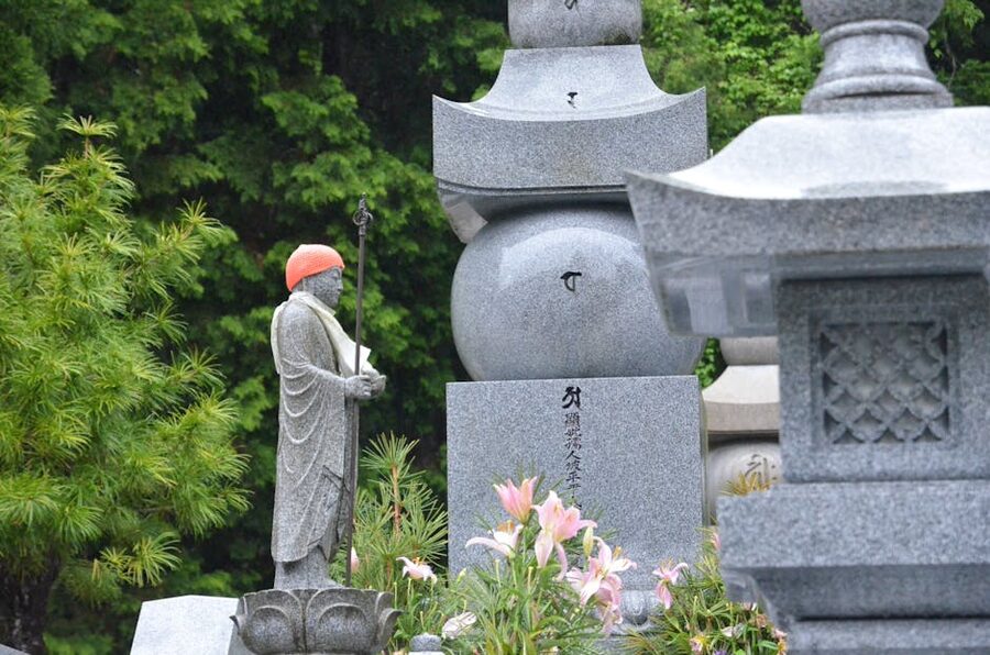 Cemetery statues in Takayama