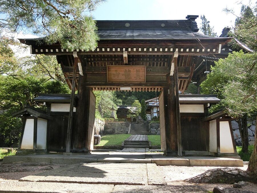 Soyu-ji temple grounds Takayama