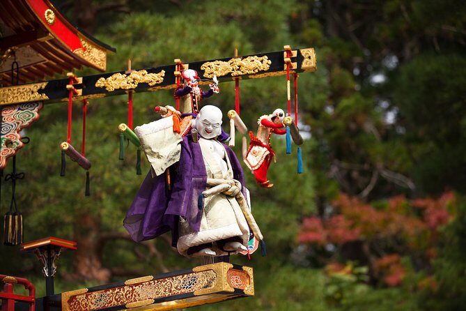 Takayama Old Town Walking Tour with Local Guide - Yamazakura Shrine: craft ties and Japanese religion in one stop