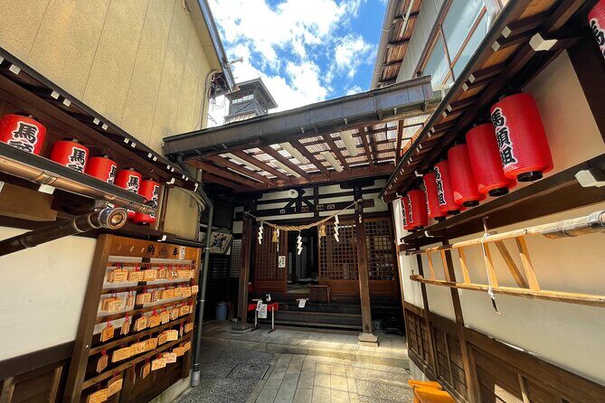 Takayama Old Town Walking Tour with Local Guide - Who should book this Takayama Old Town walking tour