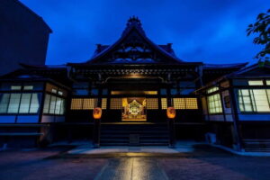 Takayama: Onigiri and miso soup making at a buddhist temple - The one-hour flow: how you make onigiri and miso soup