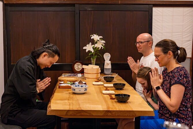 Takayama Rice ball Making and meditation at Takayama Zenkoji. - Meditation with chief priest Kaiji: beginner focus, not mystical fog