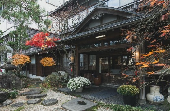 Yatsusankan ryokan in Hida-Furukawa
