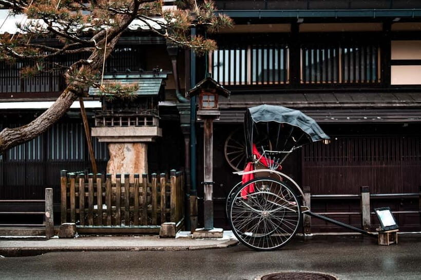 Timeless Takayama: Private Walk Through History & Beauty - Kamisannomachi: Historic streets that make sense because someone explains them