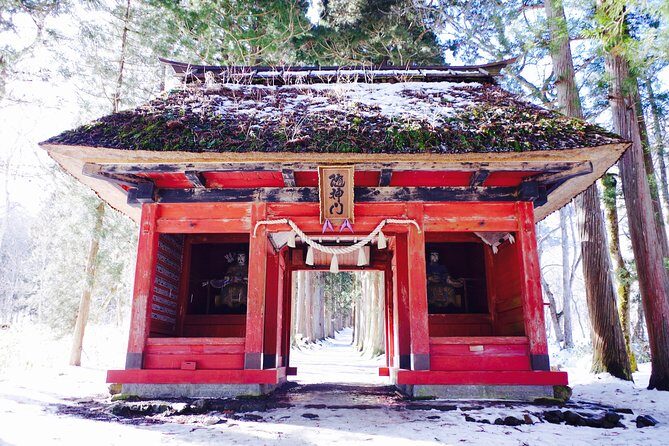 Togakushi: A Serene Walk Through Sacred Forests & Soba Traditions - Kagamiike Pond: mirror reflections and seasonal limits