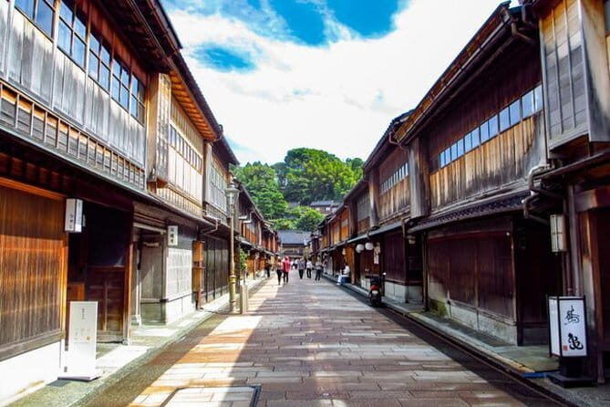 True Kanazawa: Private Walking tour with a Local guide - Omicho Market: Kanazawa’s kitchen for a quick, real taste