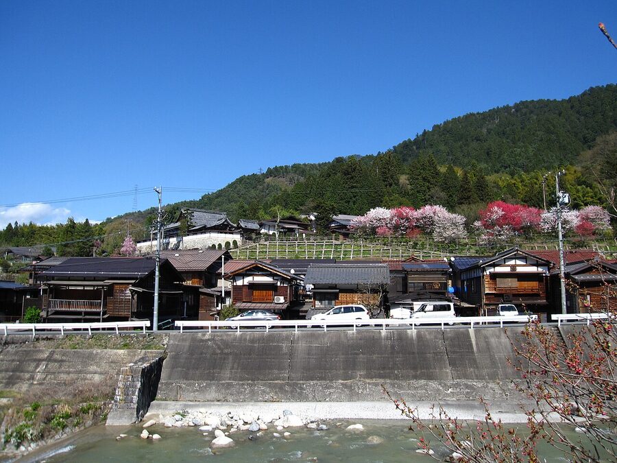Tsumago wooden houses with second-floor overhang