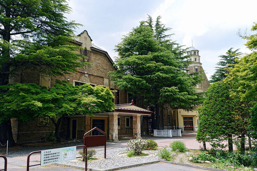 The Katakurakan brick bathhouse in Kami-Suwa Onsen