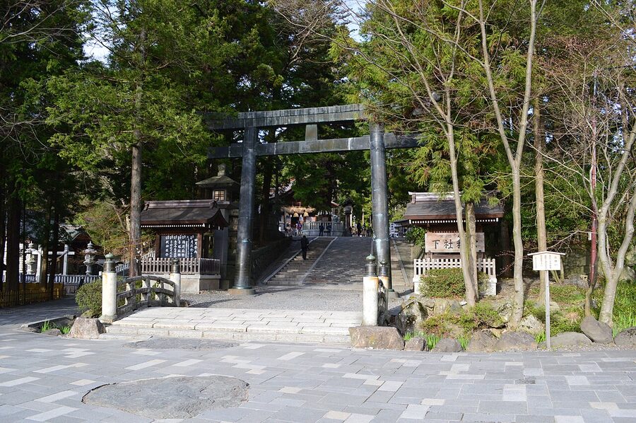 Suwa Taisha Shimosha Akimiya torii in Shimo-Suwa