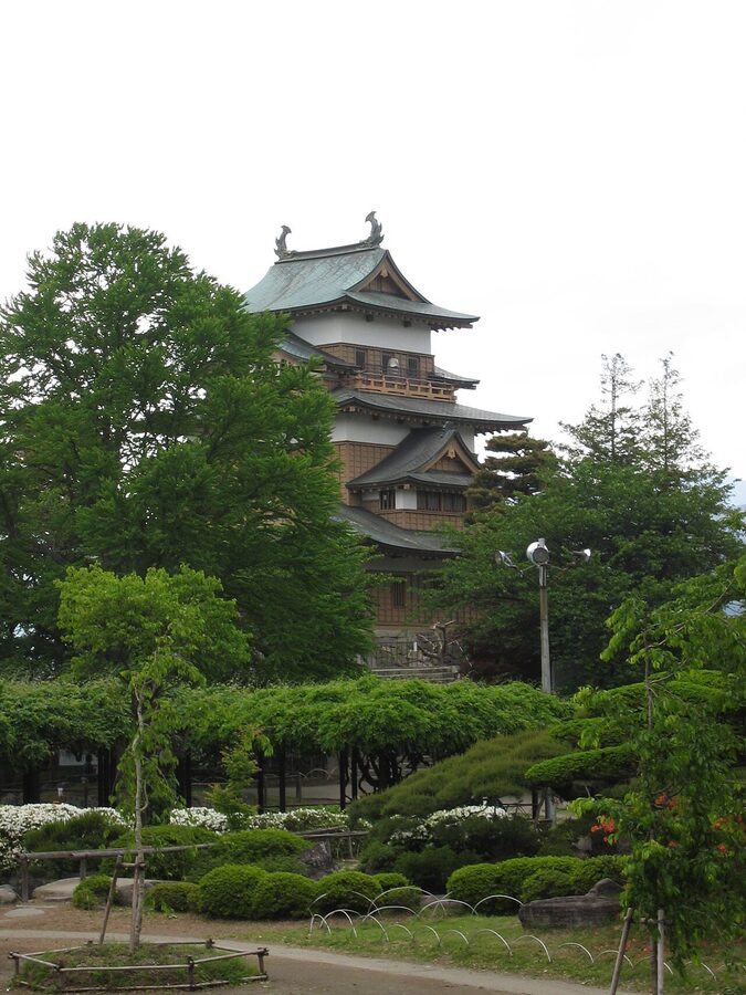 Takashima Castle park with cherry blossoms