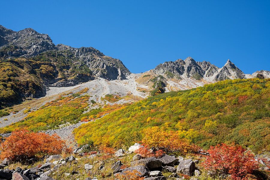 Karasawa Cirque in autumn colour