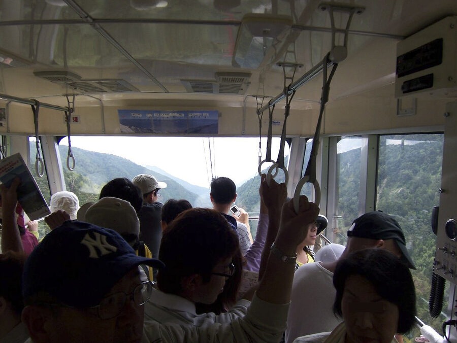 Komagatake Ropeway cabin arriving at Senjojiki Station
