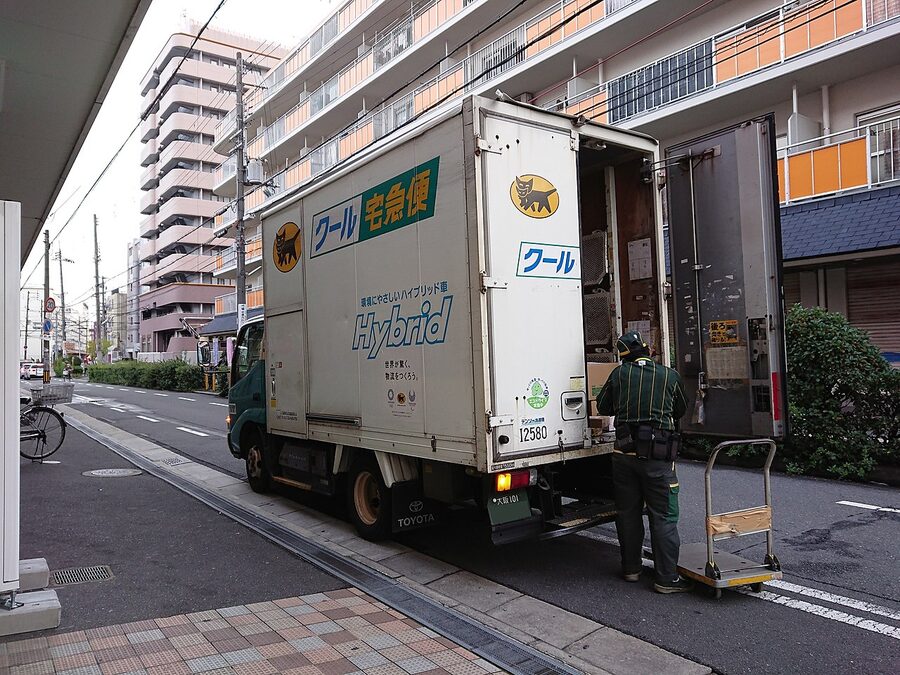 Yamato Transport takkyubin delivery truck