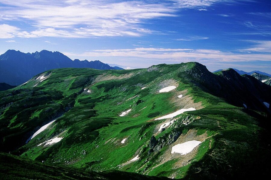 Mt Sugoroku and the surrounding Nishi-Kama ridge approaching Yarigatake