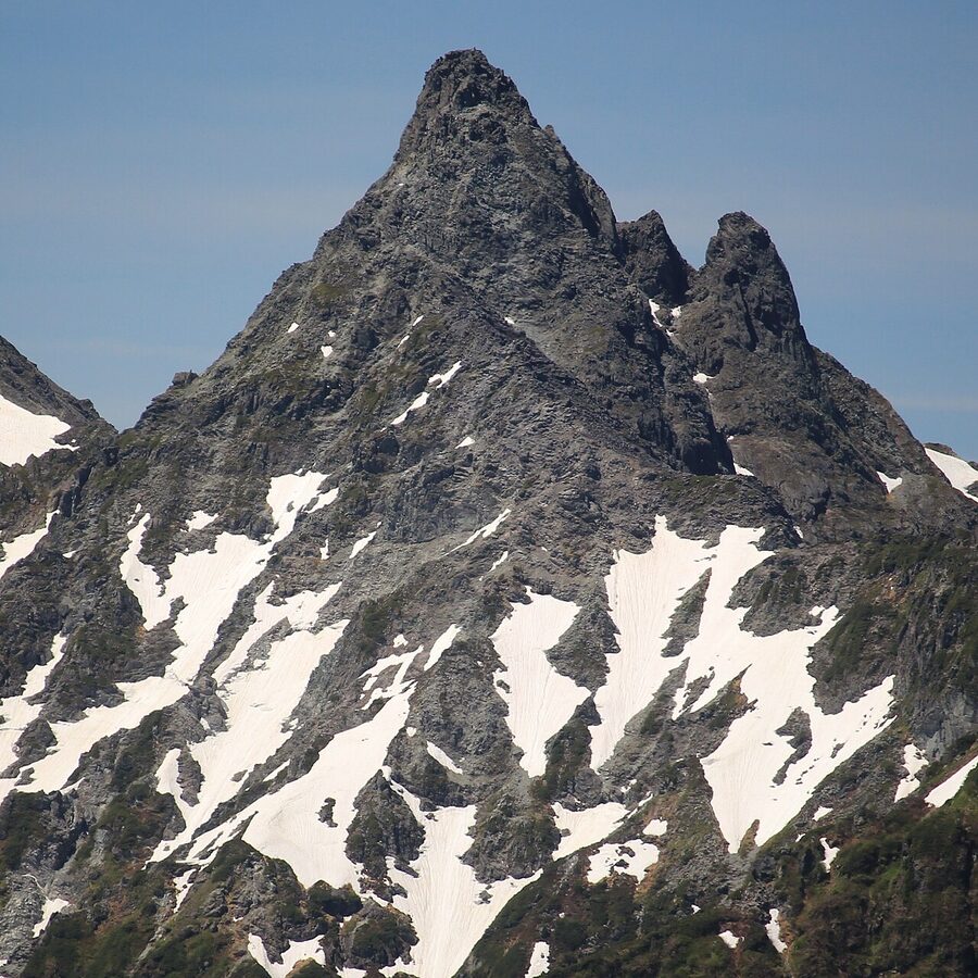 The spear of Mt Yarigatake seen across the ridge from Mt Tsubakuro at zoom