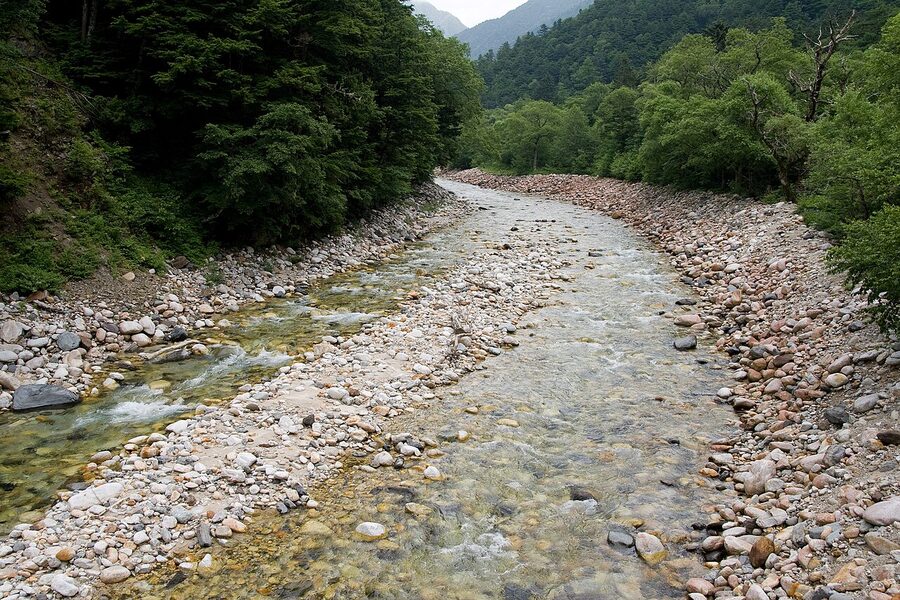 The Yarisawa river valley with the trail climbing toward the spear peak